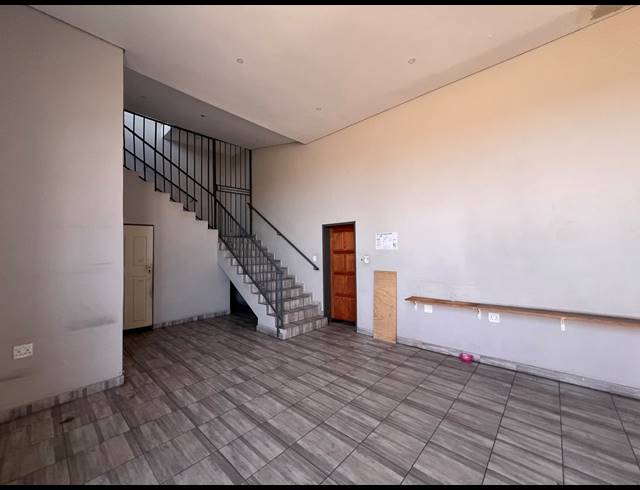 677M² WAREHOUSE TO LET IN COSMO BUSINESS PARK